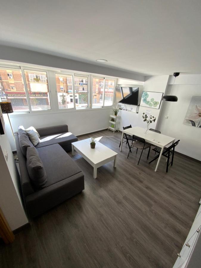 Goya Apartamentos Малага Екстериор снимка