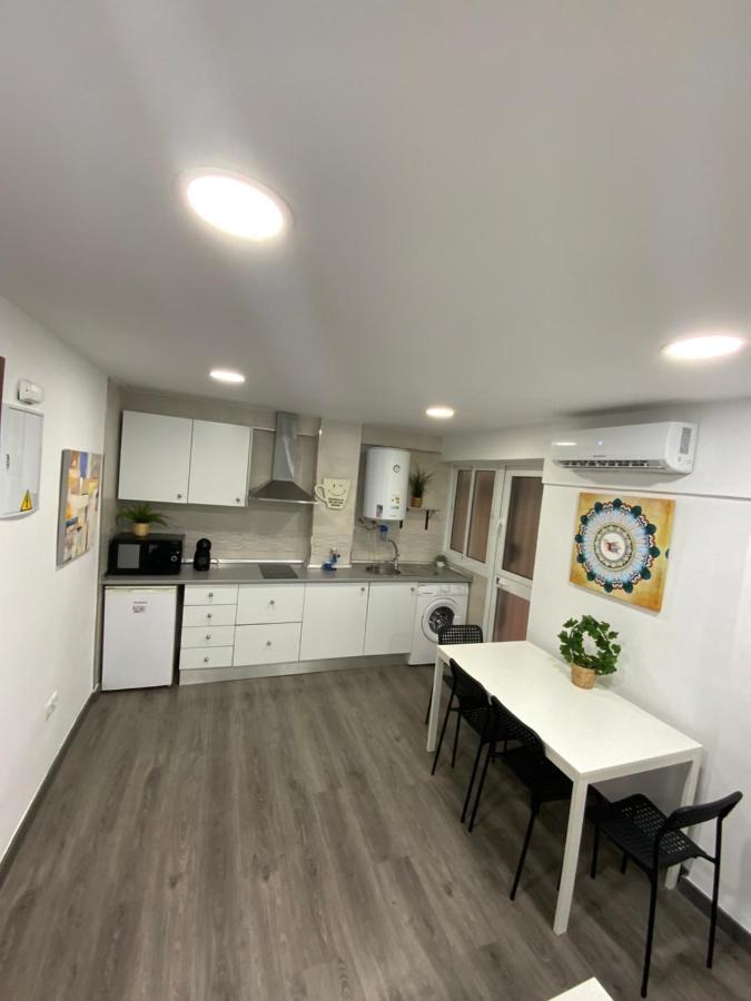 Goya Apartamentos Малага Екстериор снимка