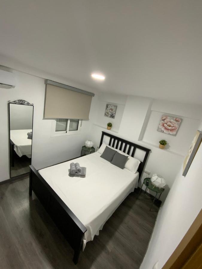 Goya Apartamentos Малага Екстериор снимка